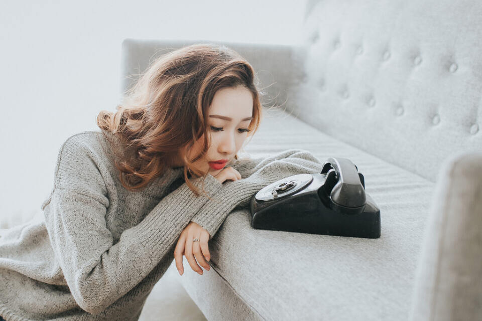Photograph of alone, asian, call.